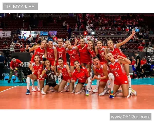 土耳其女排迎战比利时队争夺国际赛场荣耀与胜利