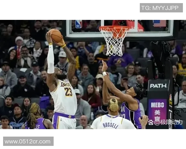 热火与湖人近期交锋比分回顾及比赛精彩瞬间分析